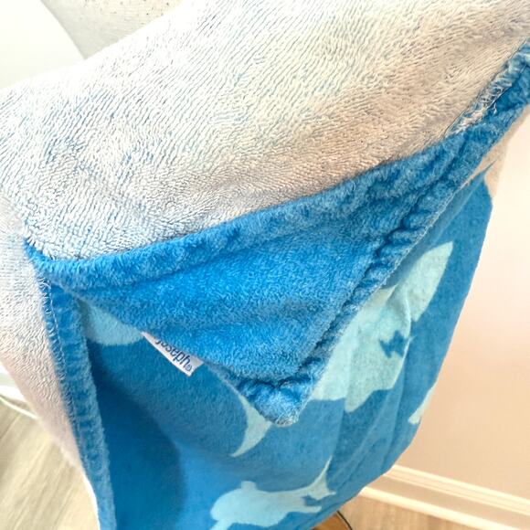 Stephen Joseph Kids Toddler Carter Embroidered Shark Bath Beach Towel Gray Blue - Picture 8 of 9